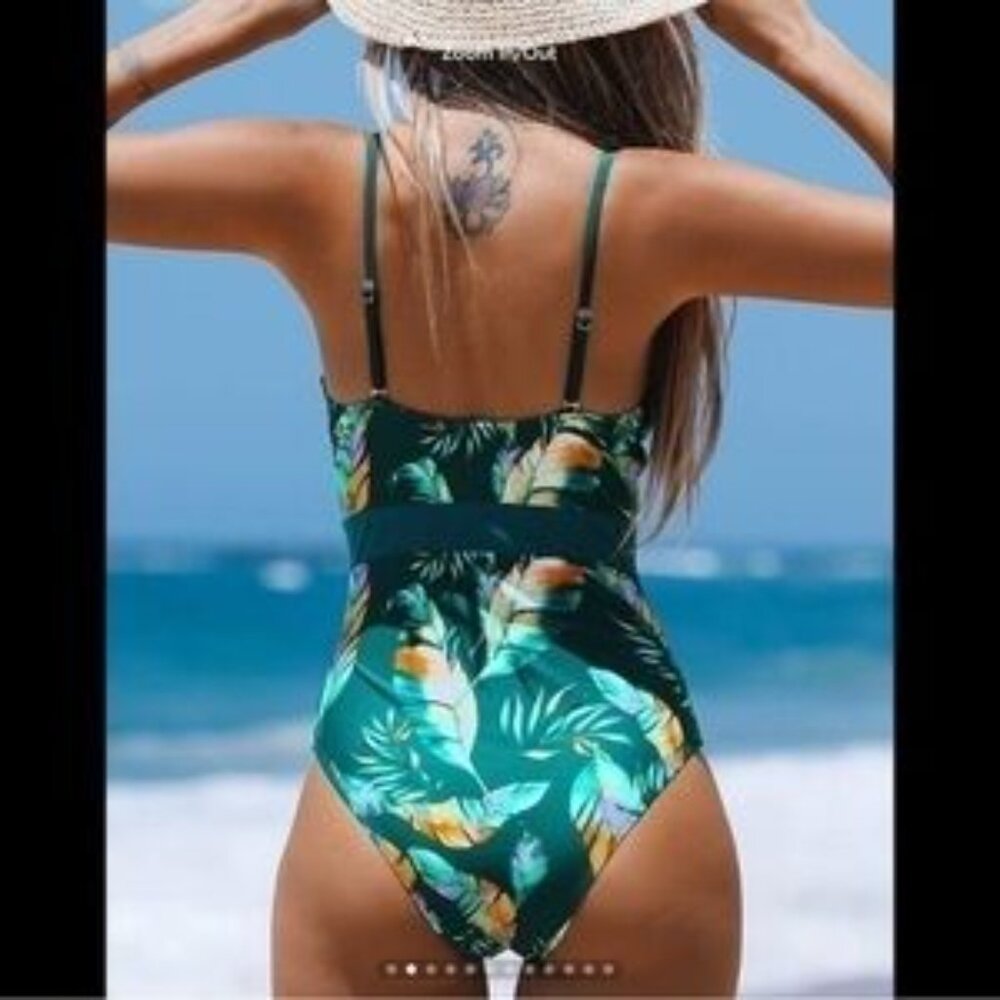 Cupshe Tropical bathing suit Size Medium